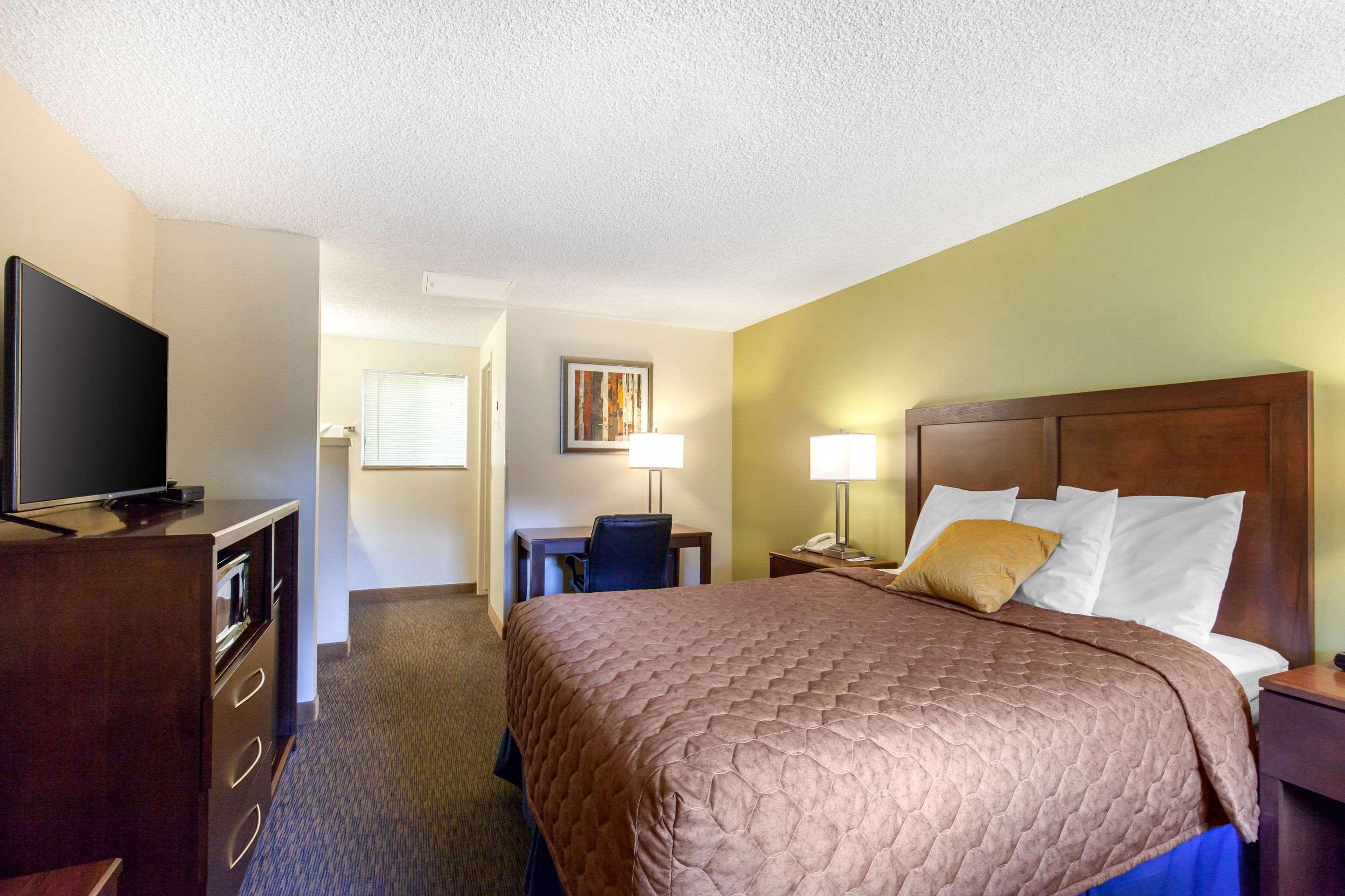 Rodeway Hotel