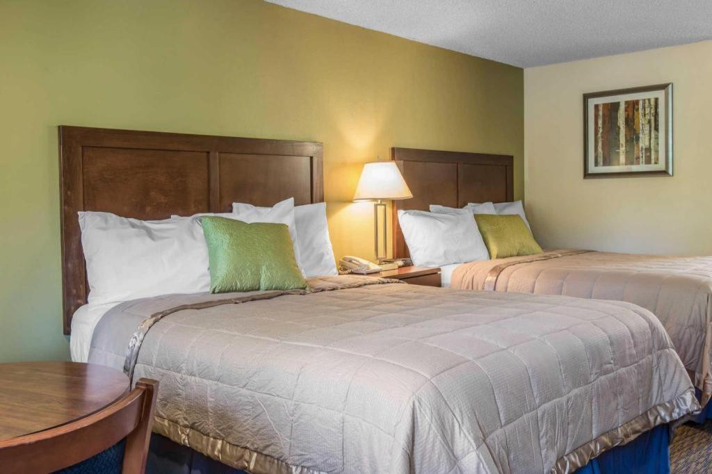 Rodeway Hotel