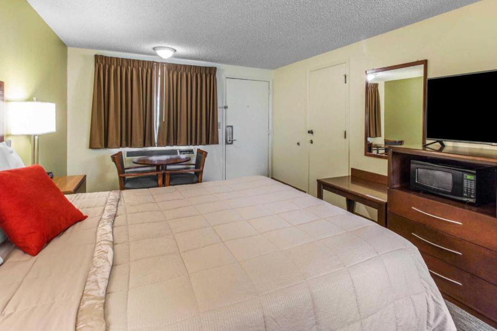 Hotel Rodeway 2*