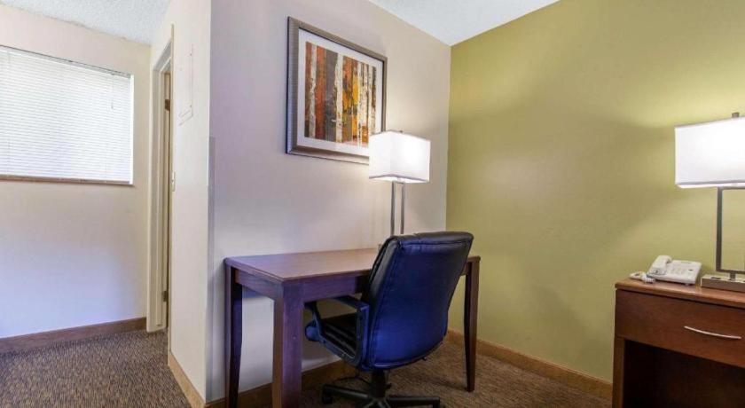 Hotel Rodeway 2*